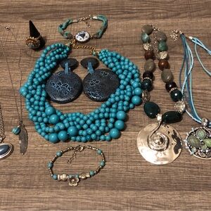 Vintage Estate Costume Jewelry Lot Of 9 Matching Pieces Turquoise Green
